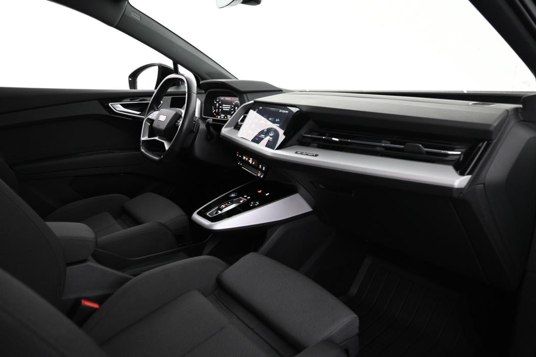 AUDI Q4 e-tron 2024