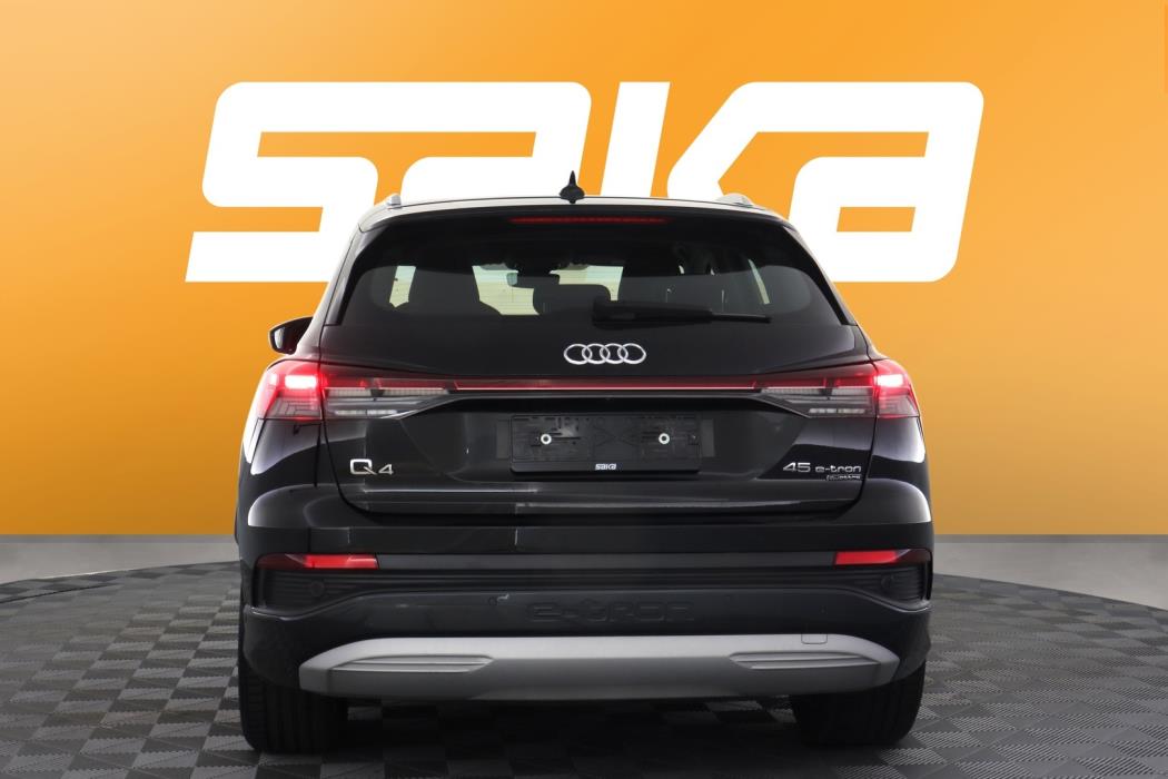 AUDI Q4 e-tron 2024