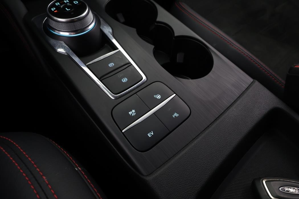 FORD Kuga 2023