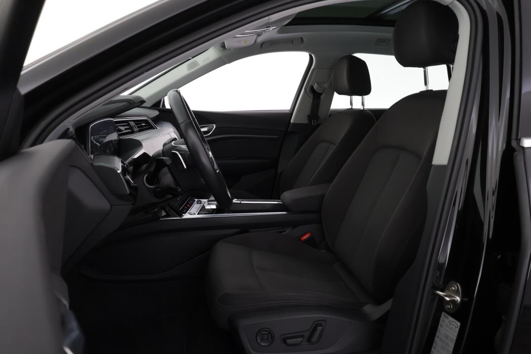 AUDI e-tron 2022