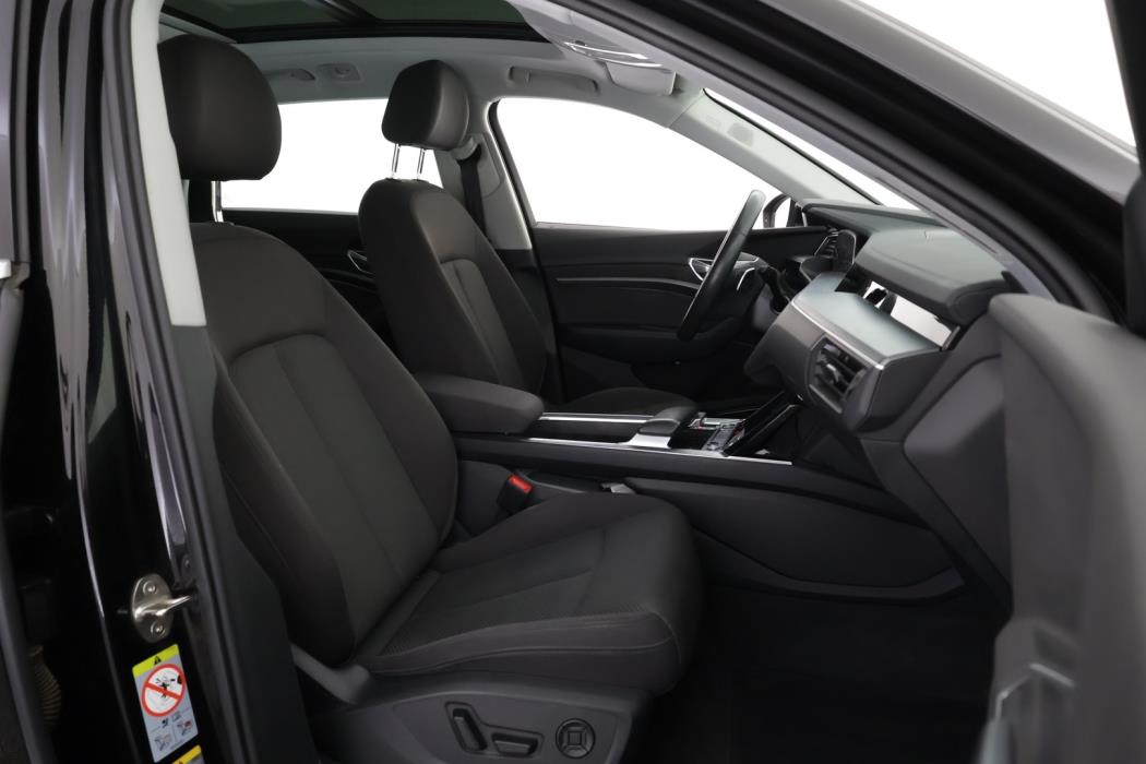 AUDI e-tron 2022