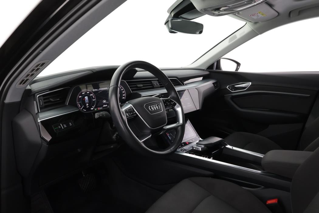 AUDI e-tron 2022