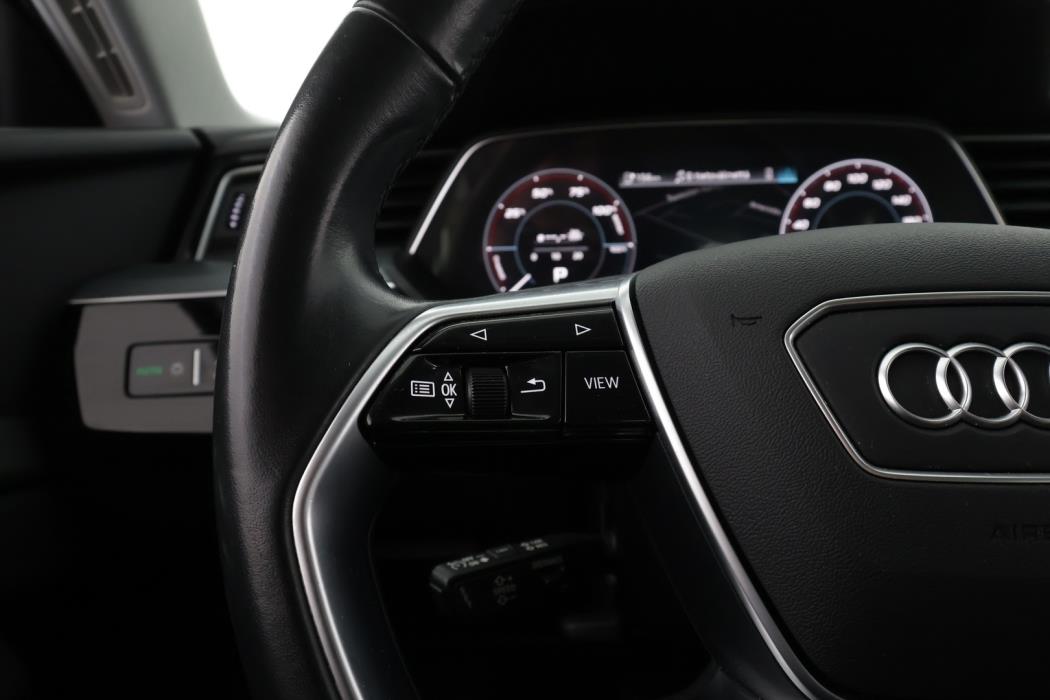 AUDI e-tron 2022