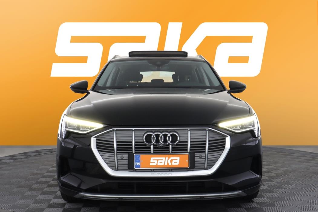 AUDI e-tron 2022