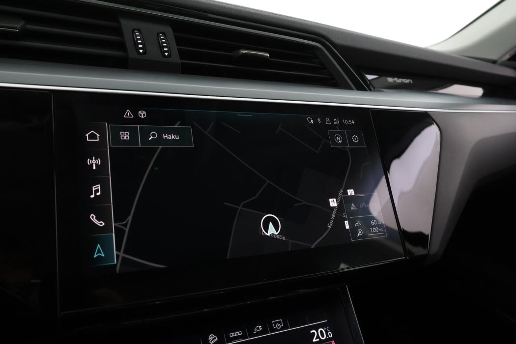 AUDI e-tron 2022