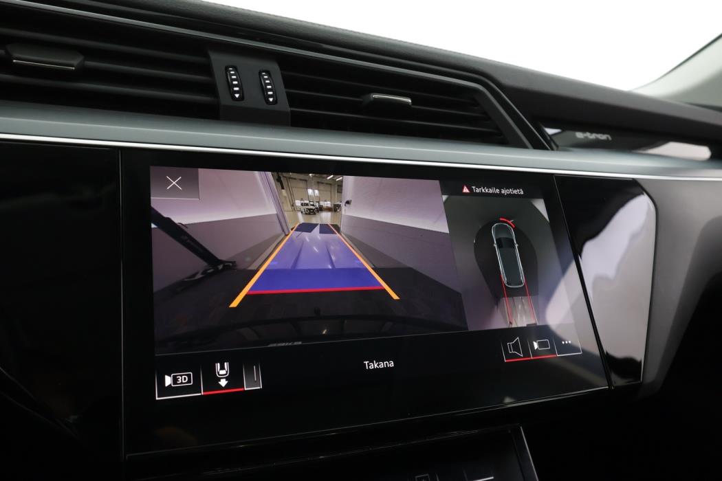 AUDI e-tron 2022