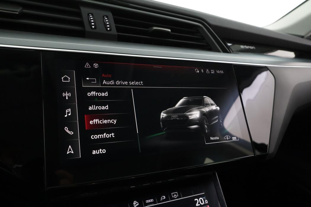 AUDI e-tron 2022