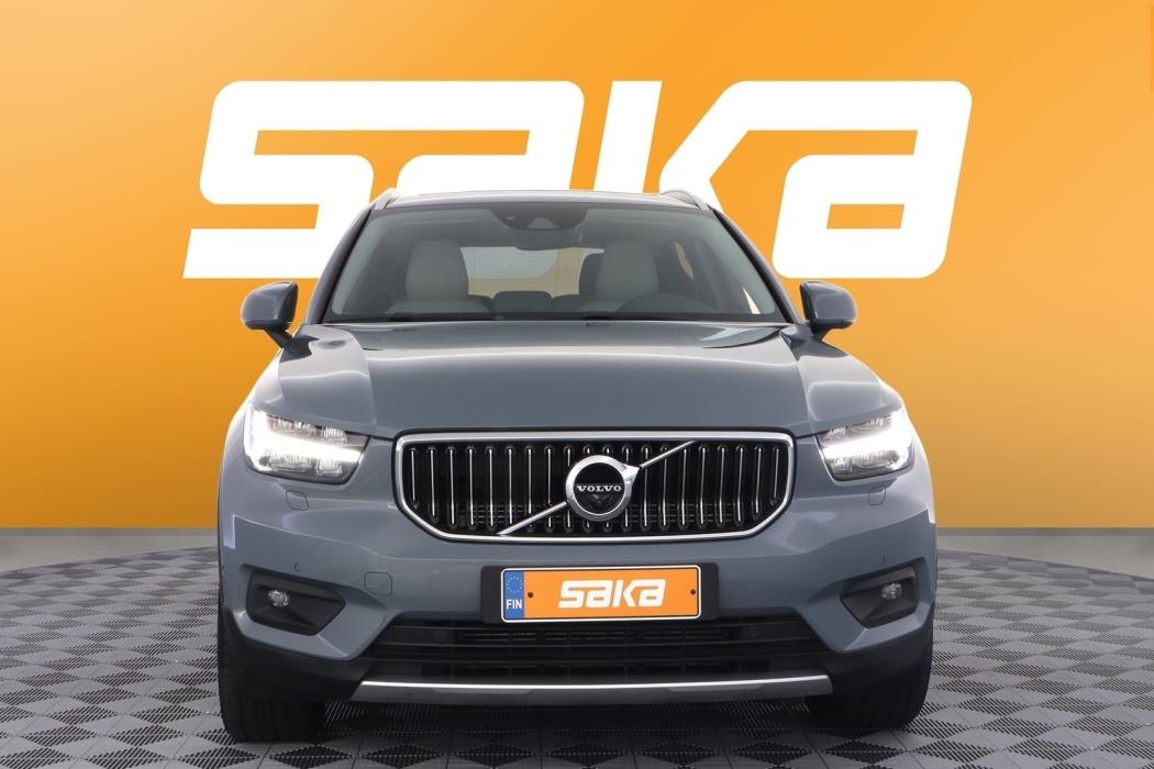 VOLVO XC40 2021