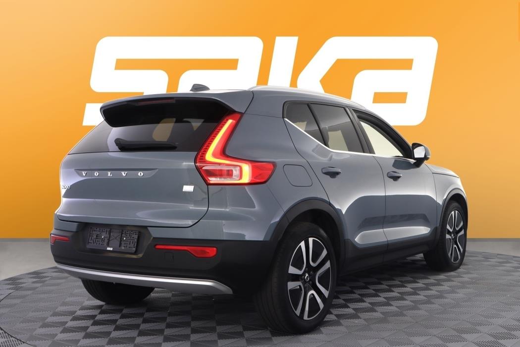 VOLVO XC40 2021