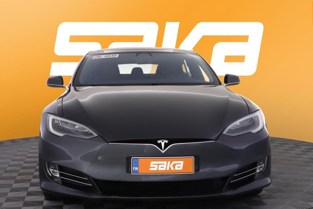 TESLA Model S 2019