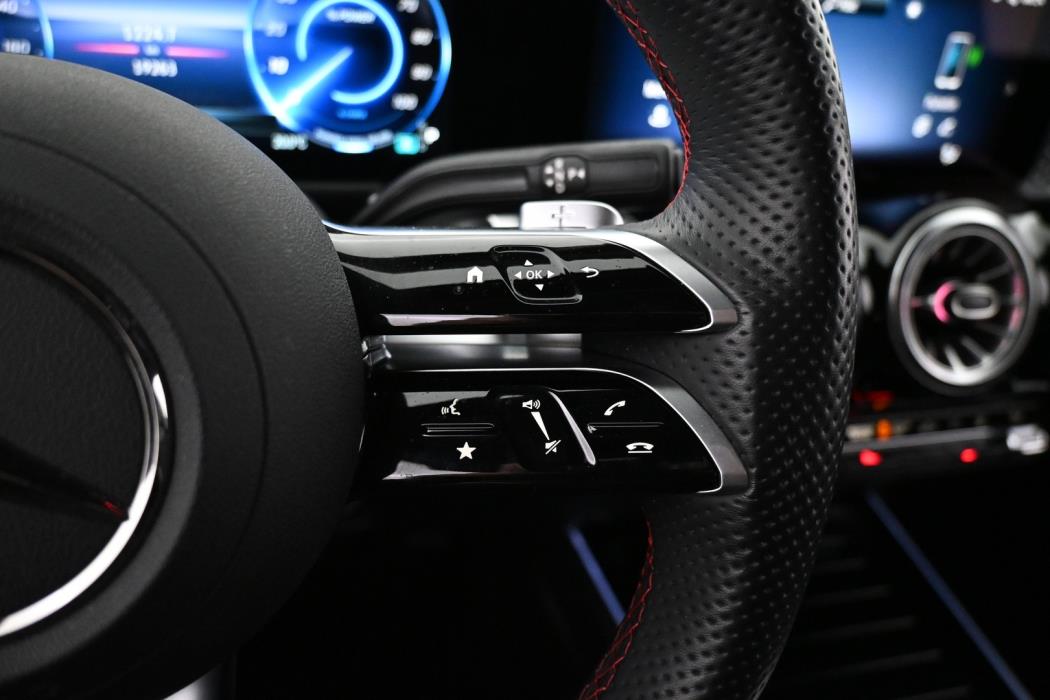MERCEDES-BENZ EQB 2025