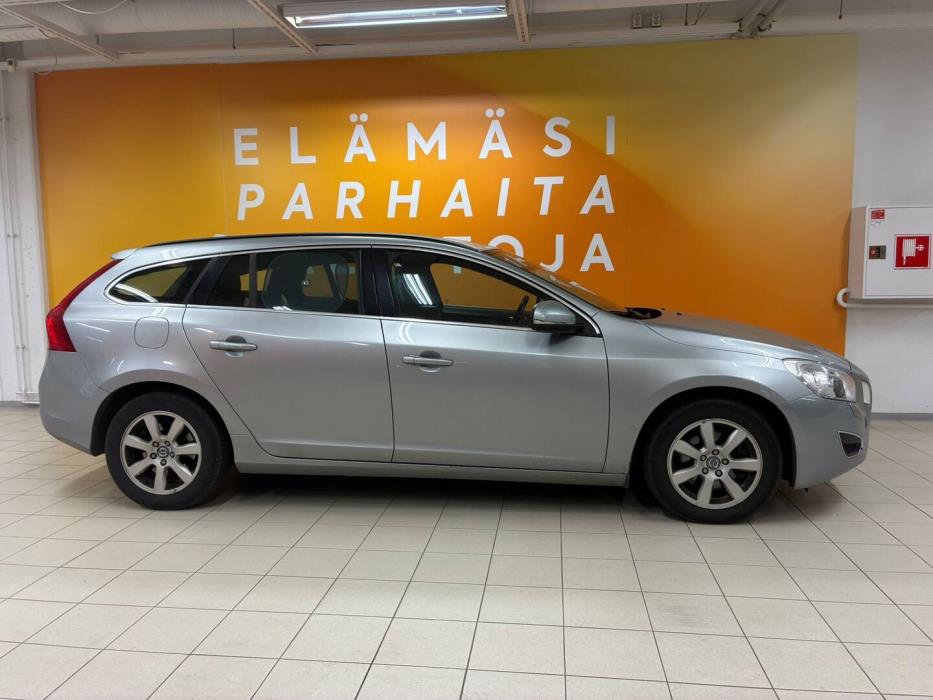 VOLVO V60 2013