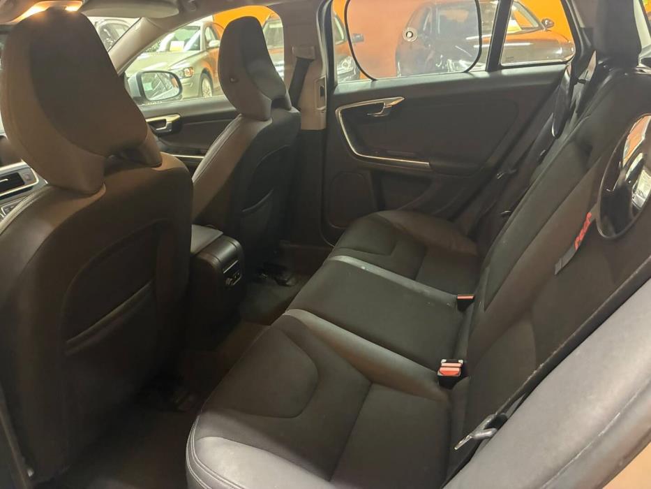 VOLVO V60 2013