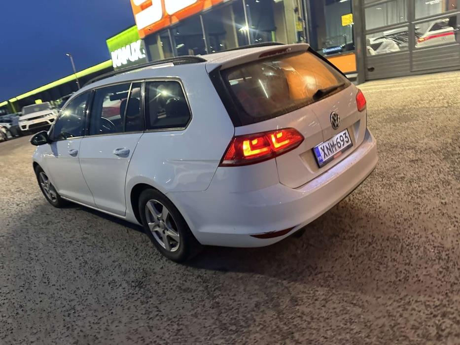 VOLKSWAGEN Golf 2016