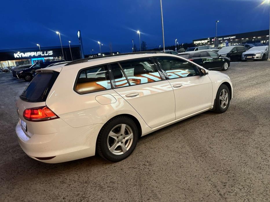 VOLKSWAGEN Golf 2016