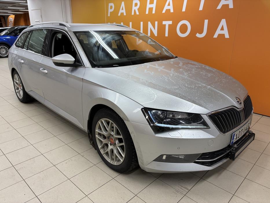 SKODA Superb 2016