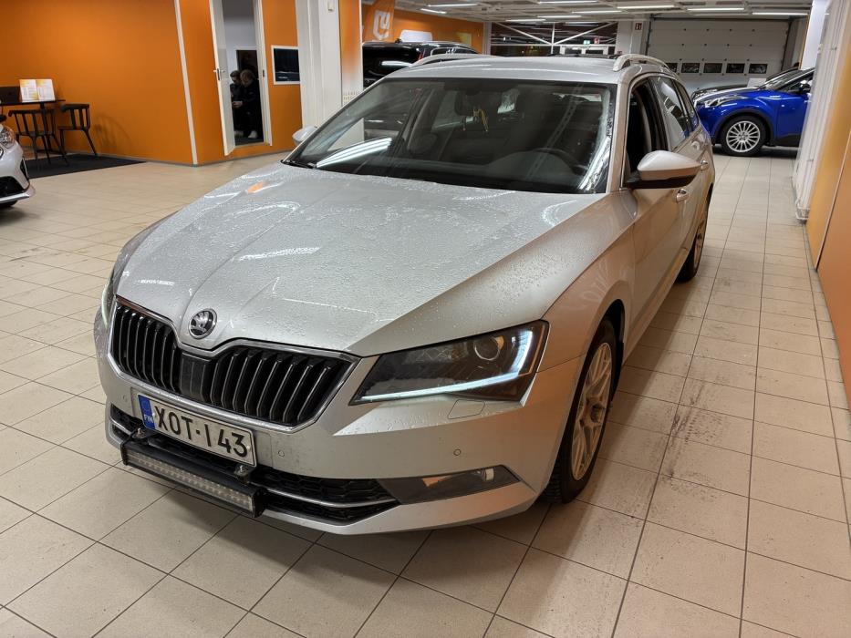 SKODA Superb 2016