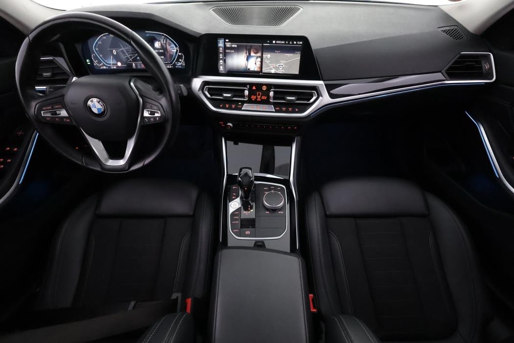 BMW 330 2021