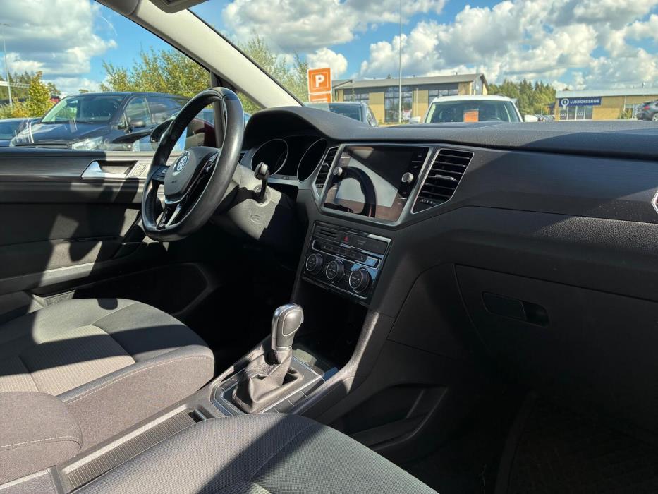 VOLKSWAGEN Golf Sportsvan 2018