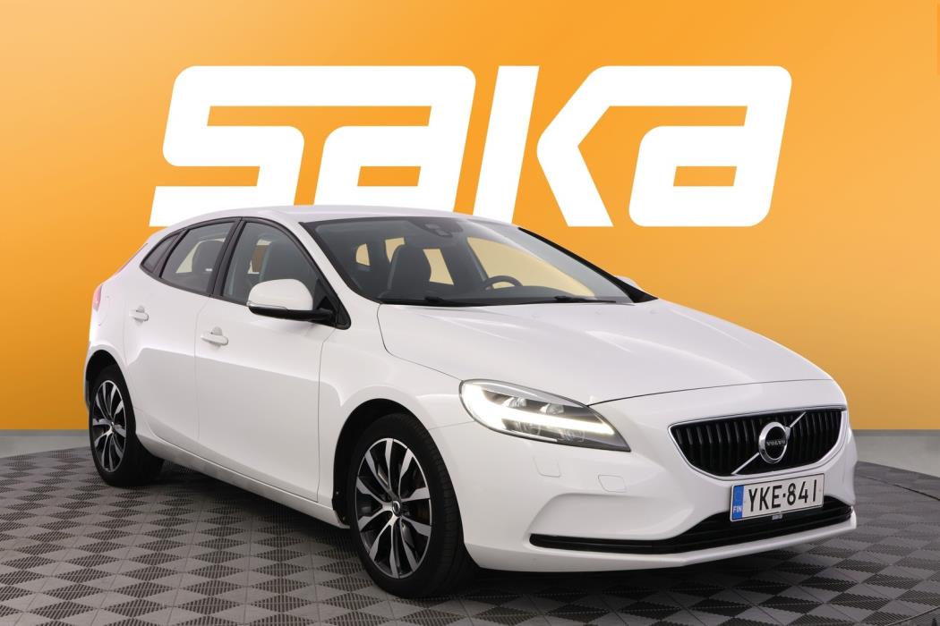 VOLVO V40 2019