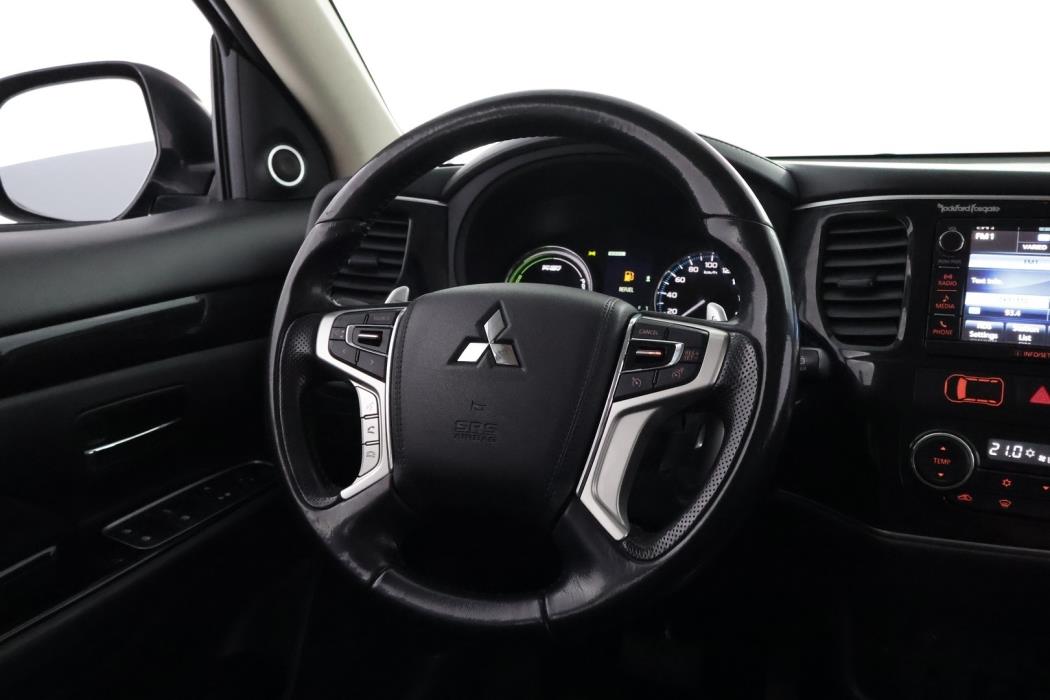 MITSUBISHI OUTLANDER PHEV 2016