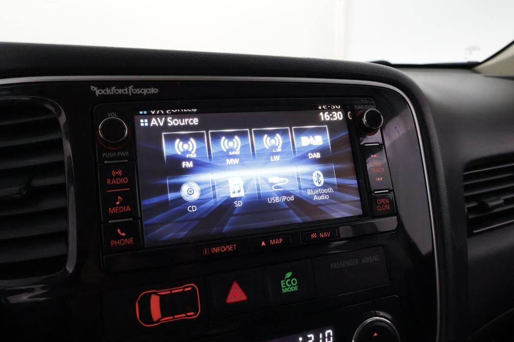 MITSUBISHI OUTLANDER PHEV 2016