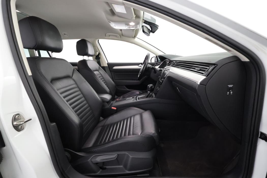 VOLKSWAGEN Passat 2016