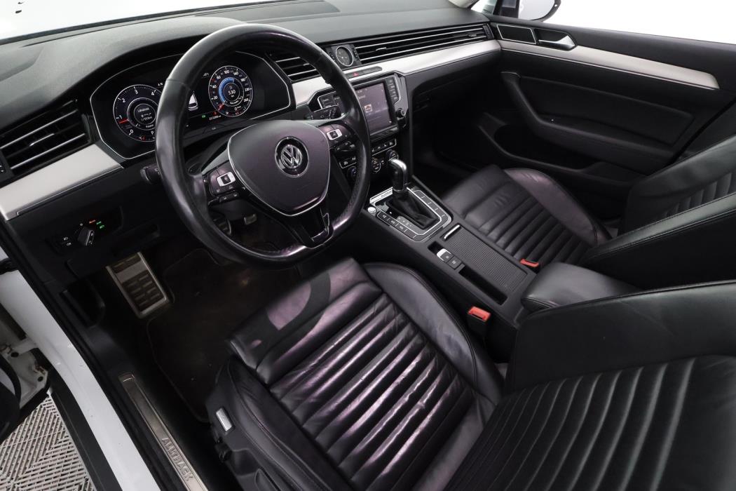 VOLKSWAGEN Passat 2016