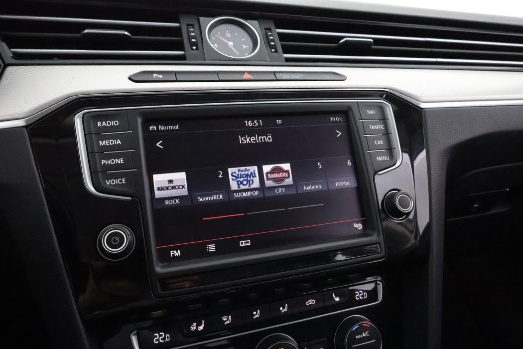 VOLKSWAGEN Passat 2016