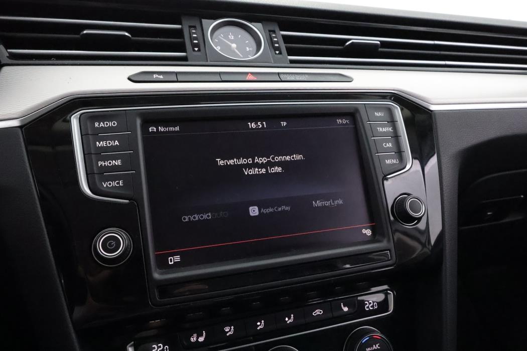 VOLKSWAGEN Passat 2016