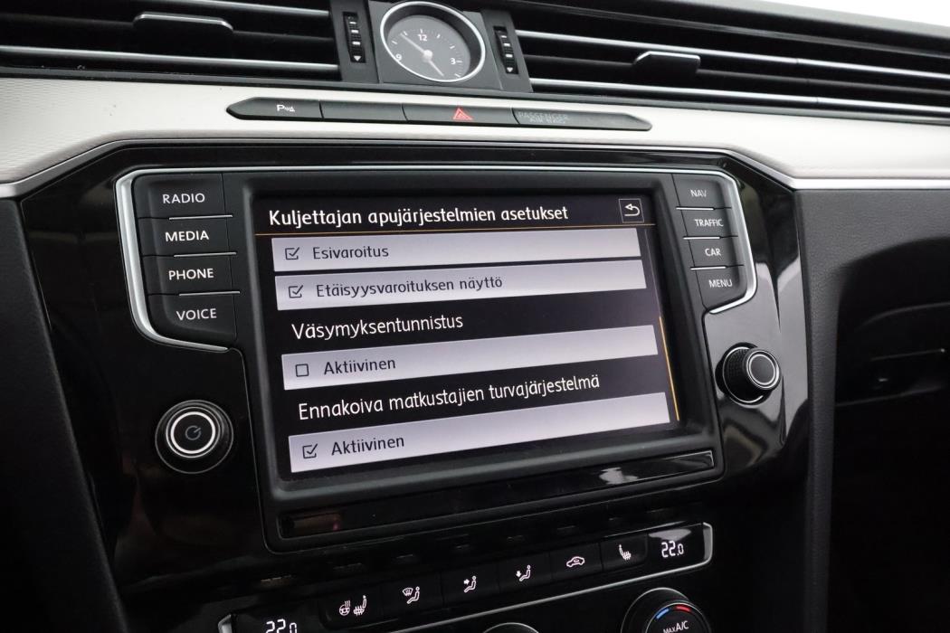 VOLKSWAGEN Passat 2016