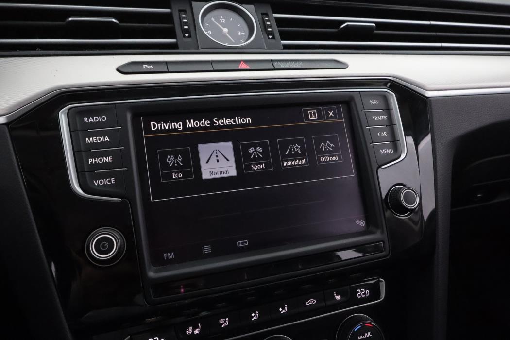 VOLKSWAGEN Passat 2016