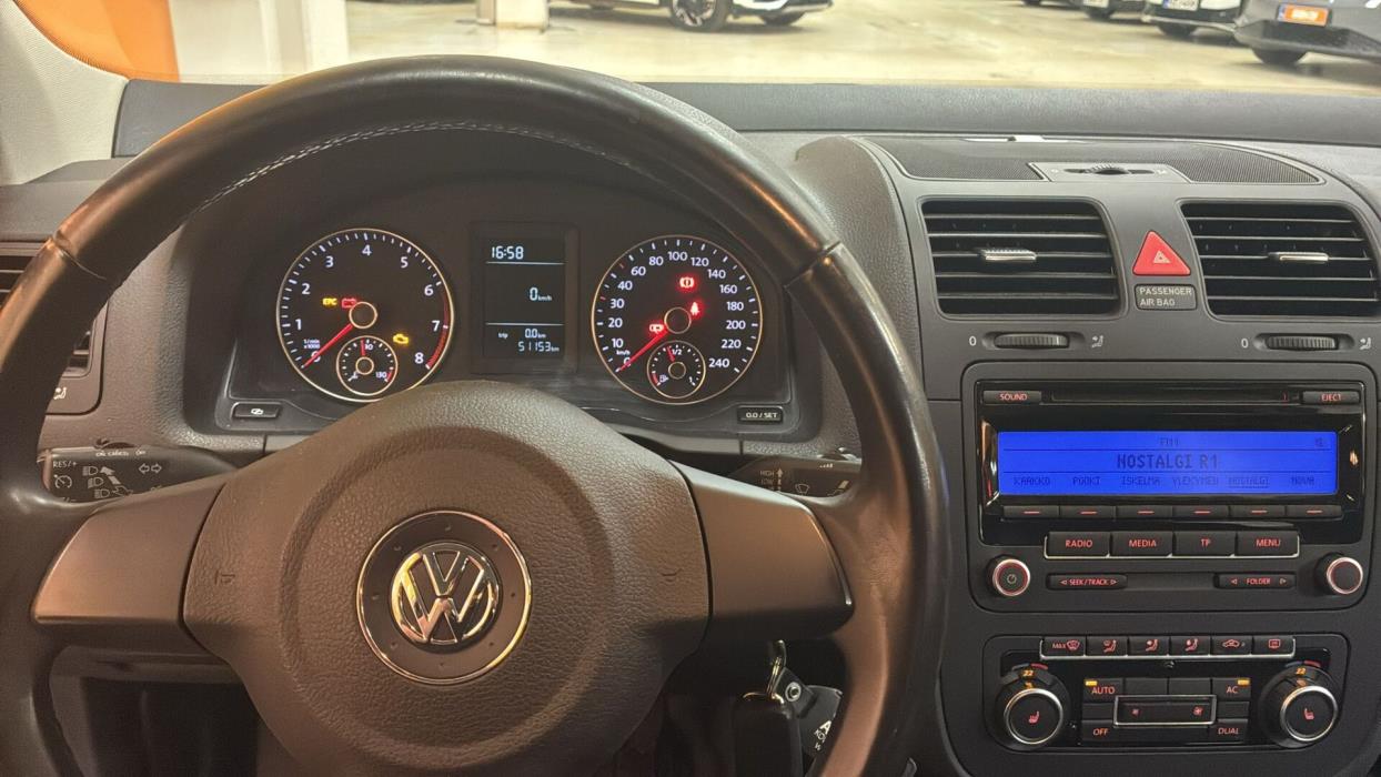 VOLKSWAGEN Jetta 2010