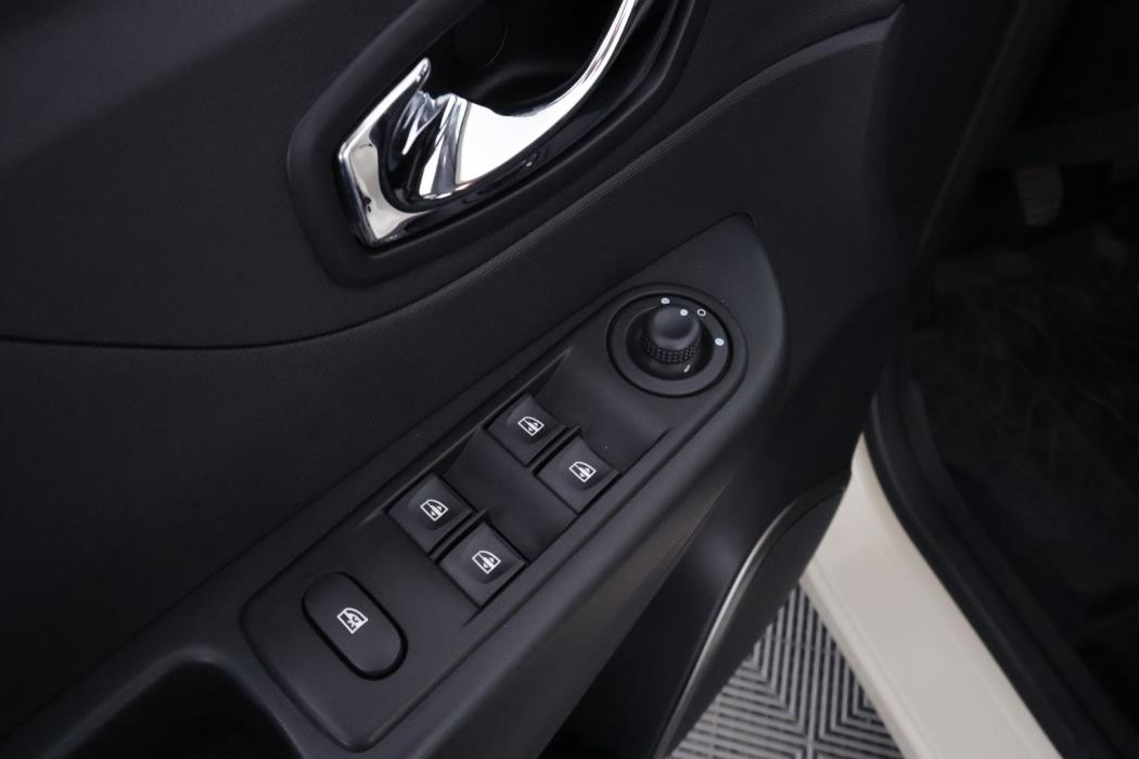 RENAULT Captur 2015