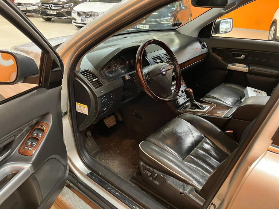 VOLVO XC90 2005