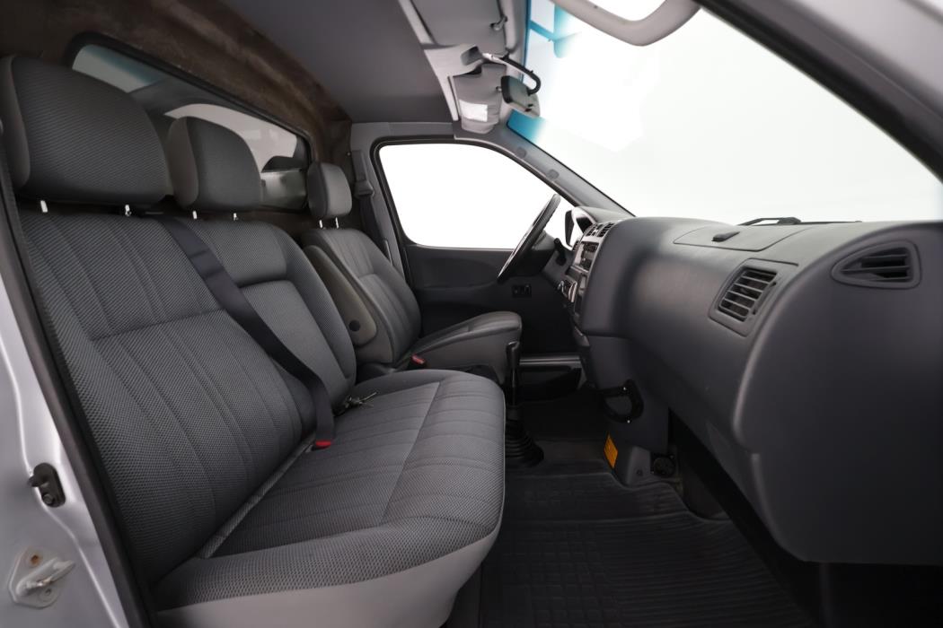 TOYOTA Hiace 2009
