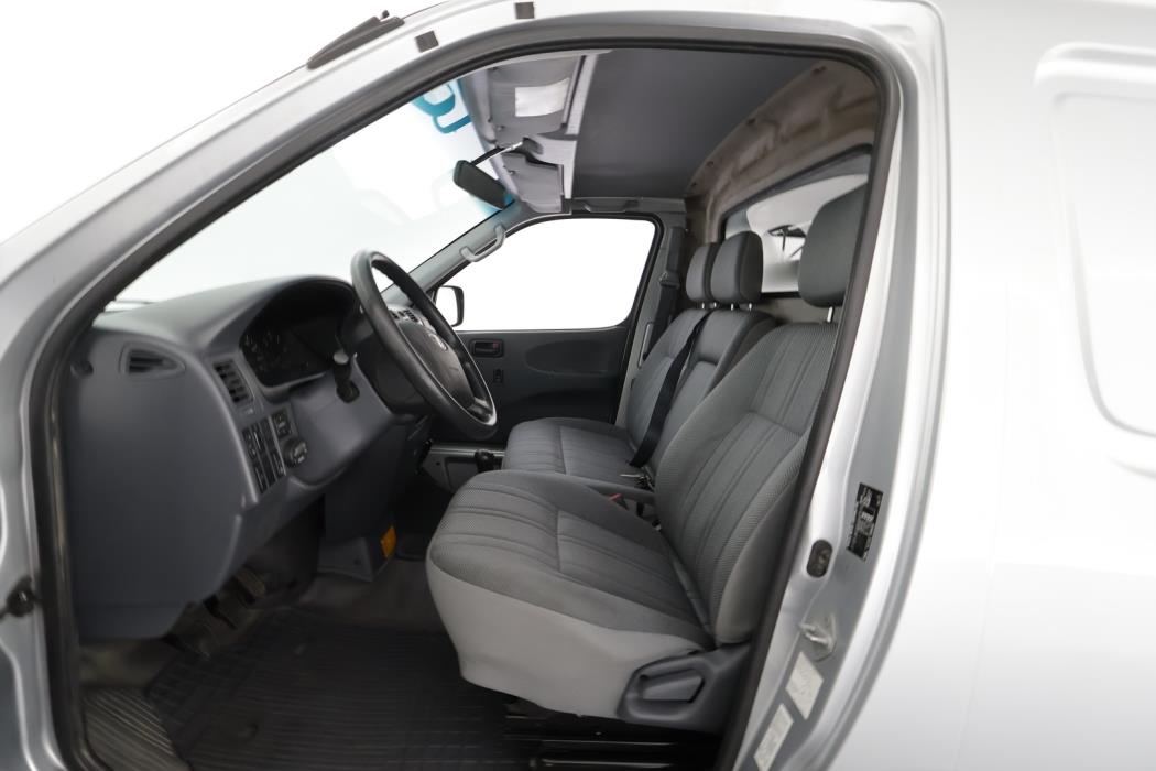 TOYOTA Hiace 2009