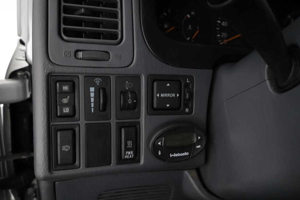TOYOTA Hiace 2009