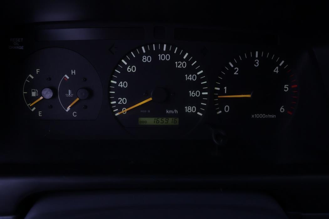 TOYOTA Hiace 2009