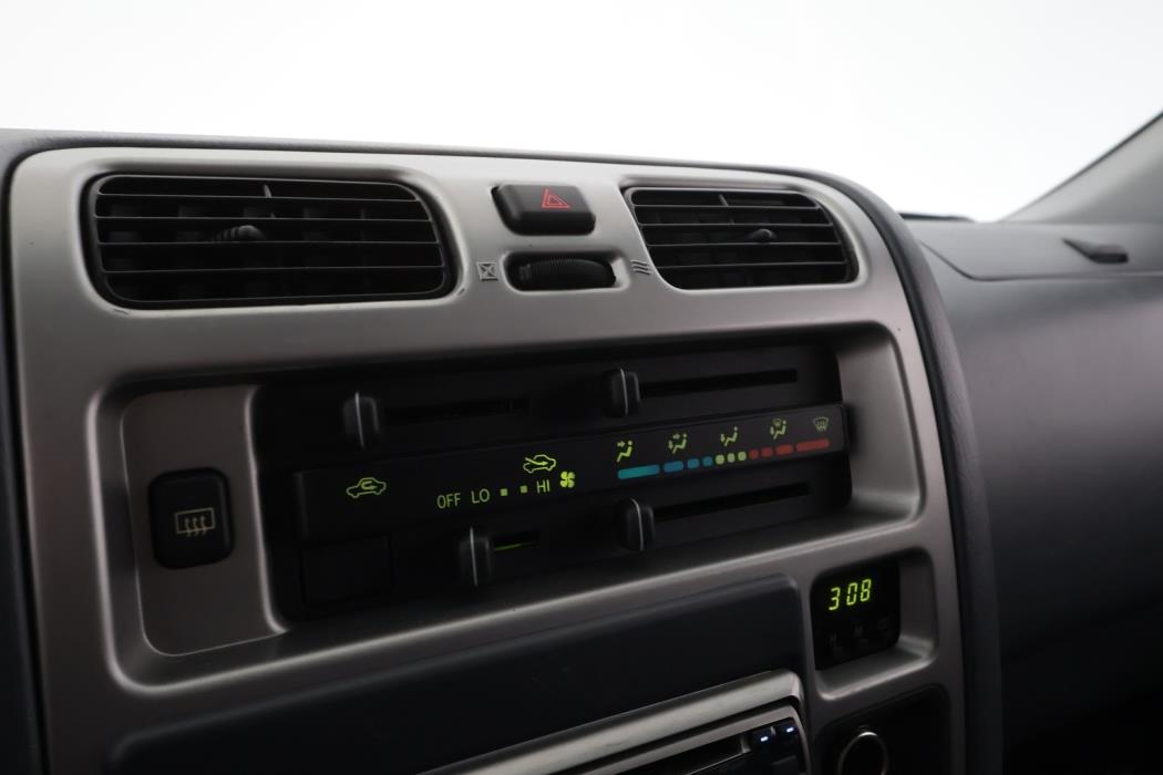 TOYOTA Hiace 2009