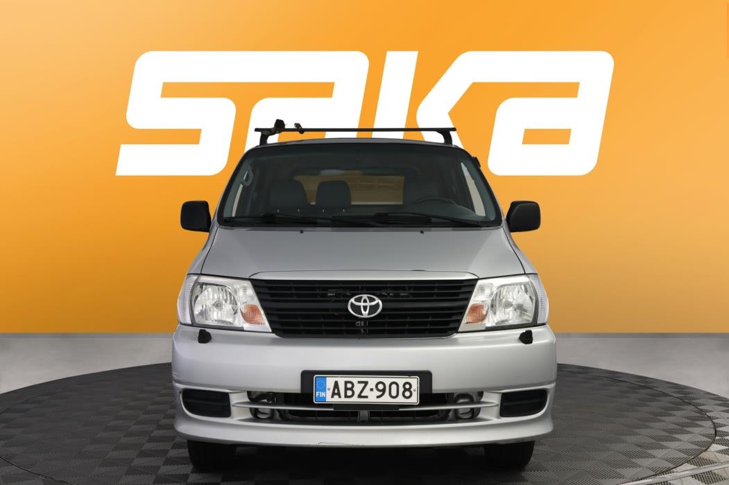 TOYOTA Hiace 2009