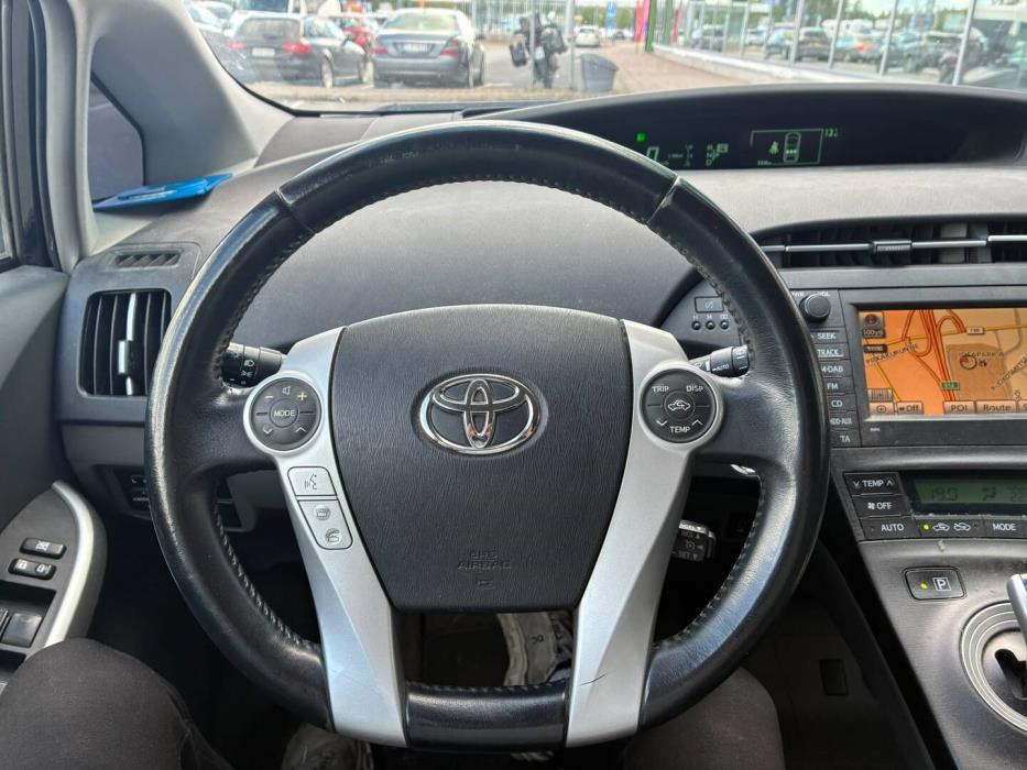 TOYOTA Prius 2010