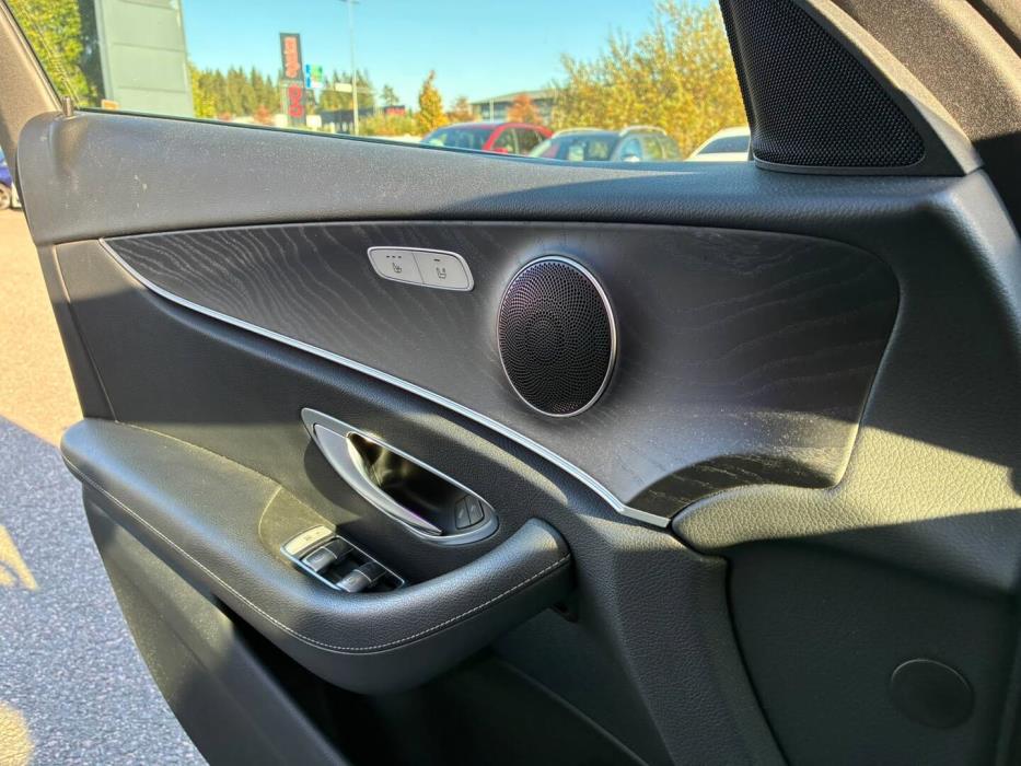 MERCEDES-BENZ E 2017