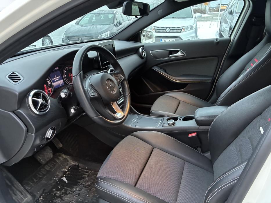 MERCEDES-BENZ A 2017
