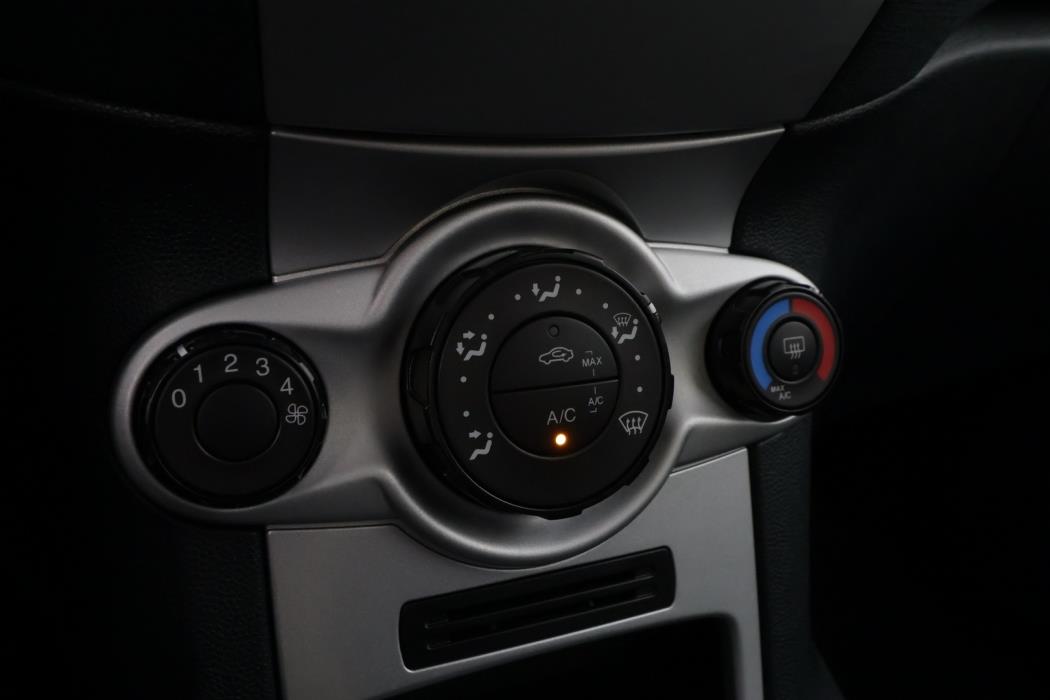 FORD Fiesta 2011