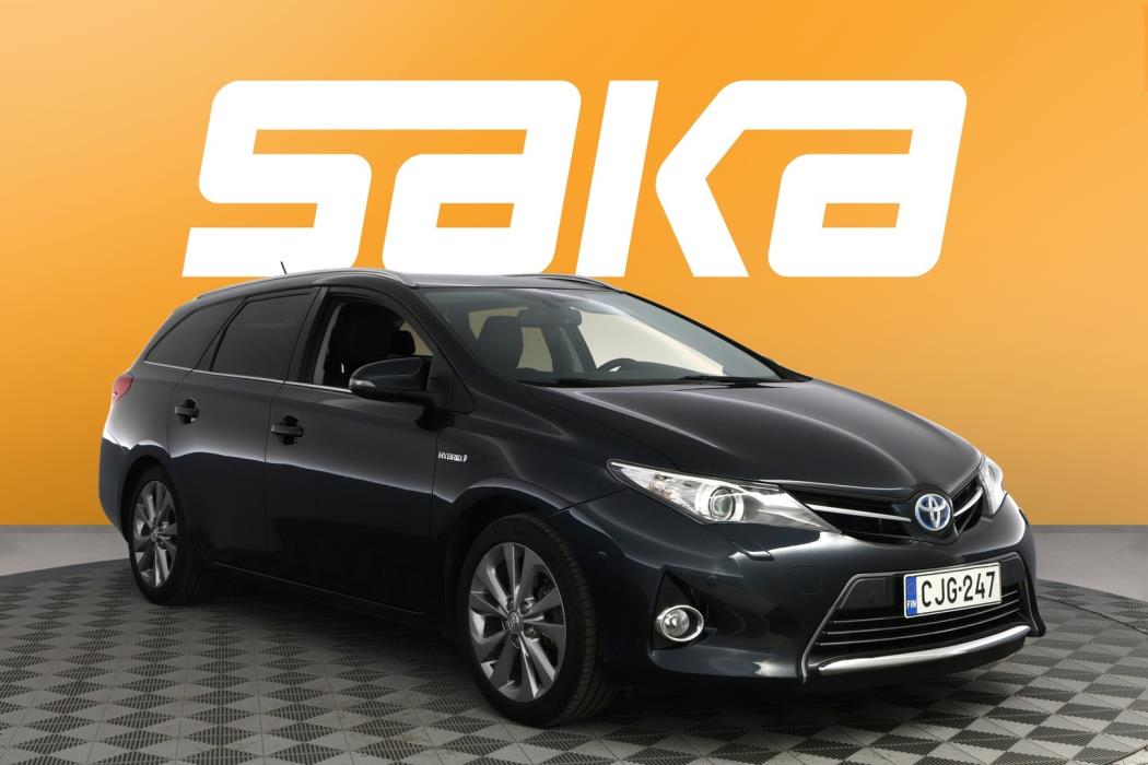 TOYOTA Auris 2015