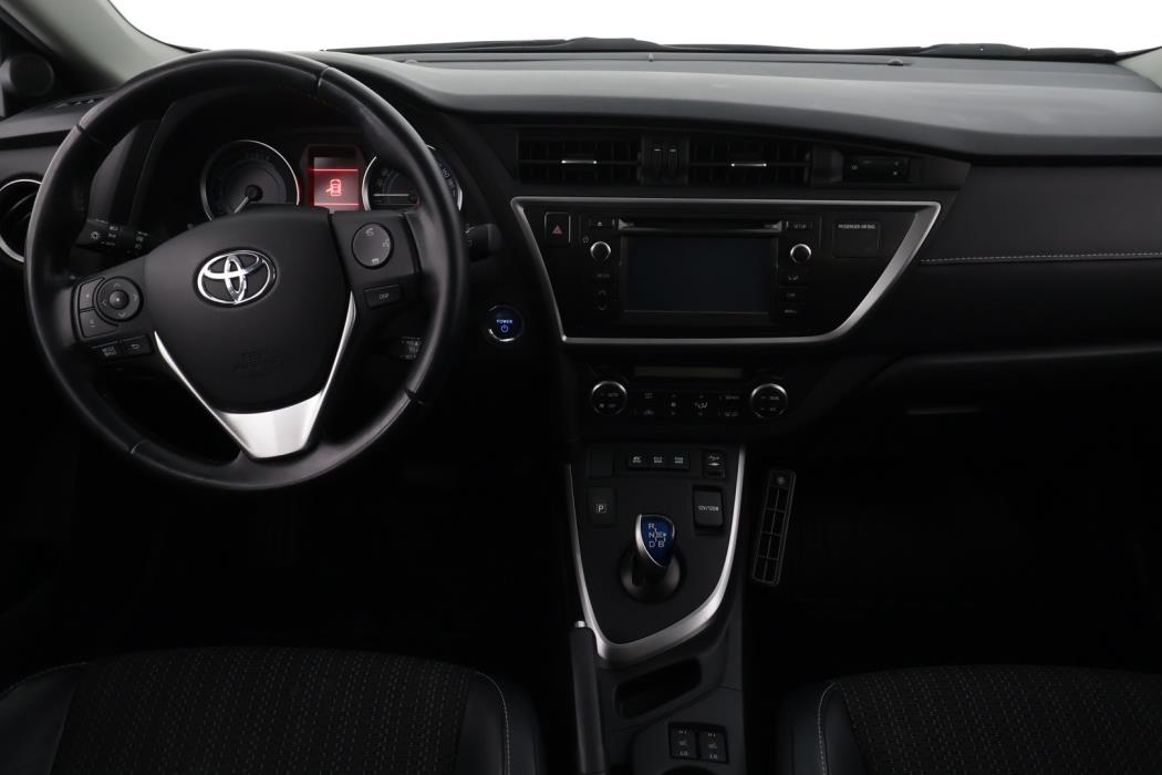 TOYOTA Auris 2015