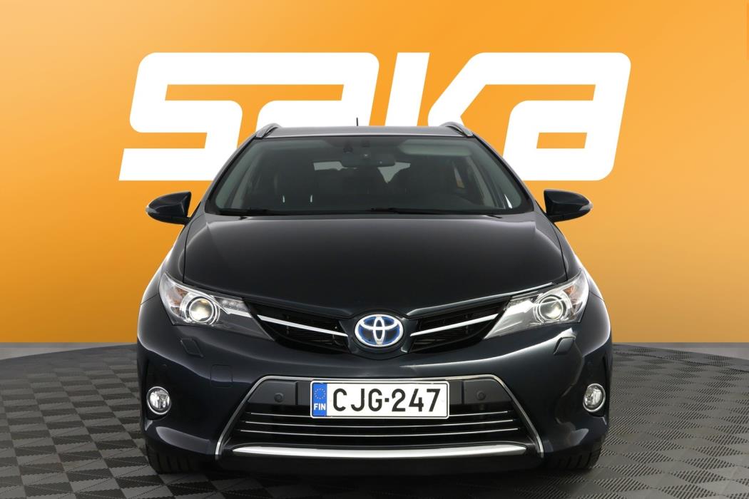 TOYOTA Auris 2015