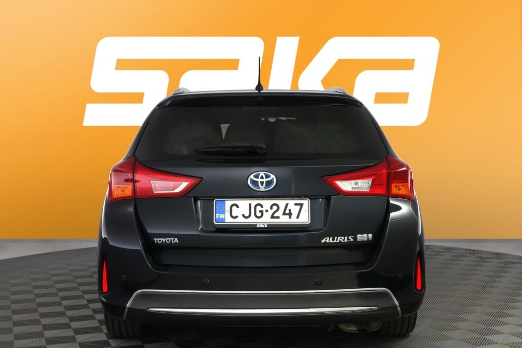 TOYOTA Auris 2015