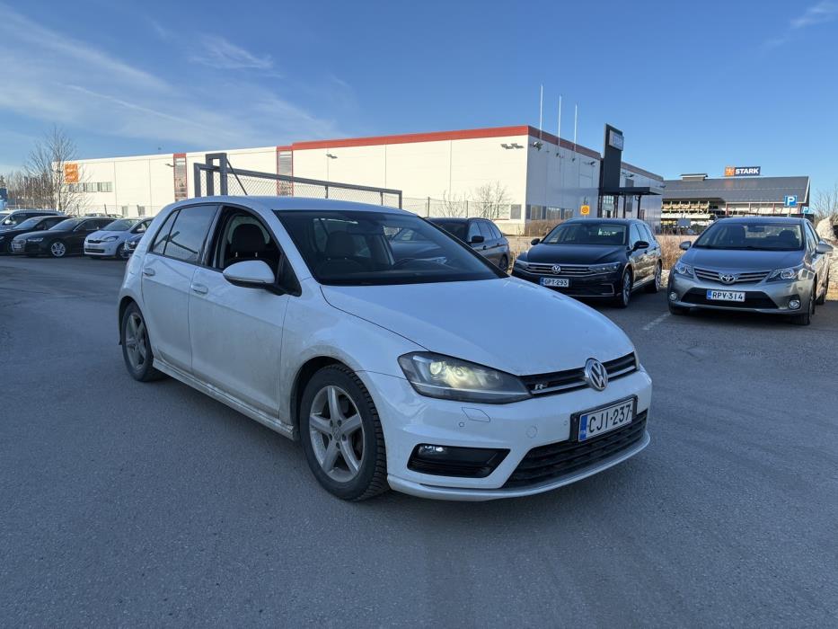 VOLKSWAGEN Golf 2014